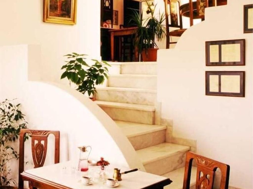 Antirides Hotel