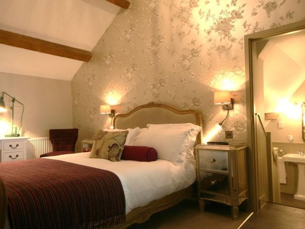 The Three Pigeons Inn
