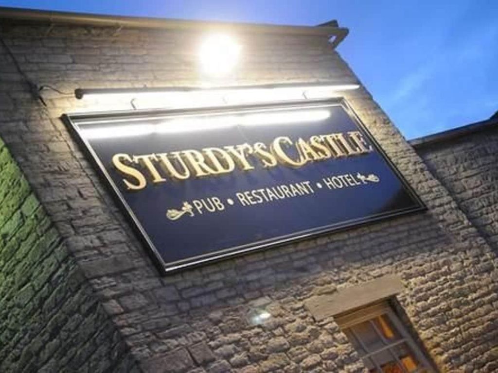 Sturdy's Castle Country Inn