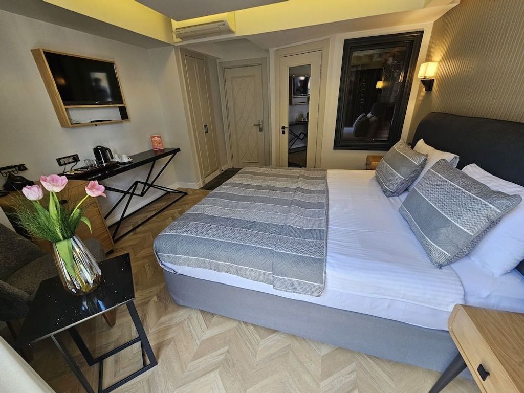 Anthemis Hotel