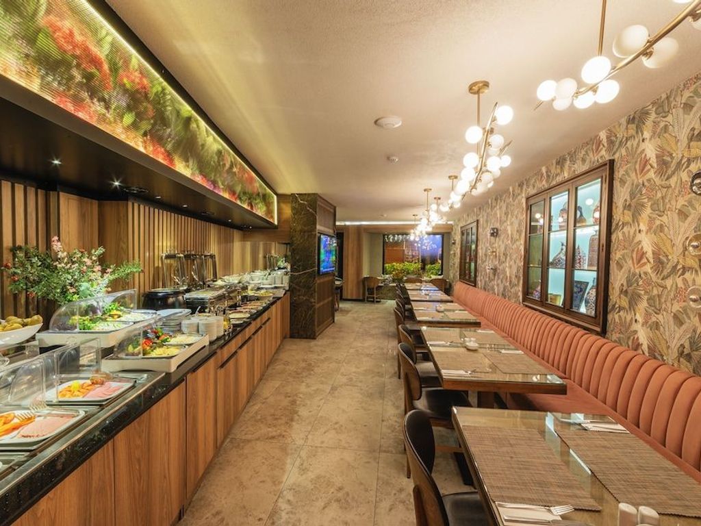 Ayramin Deluxe Hotel