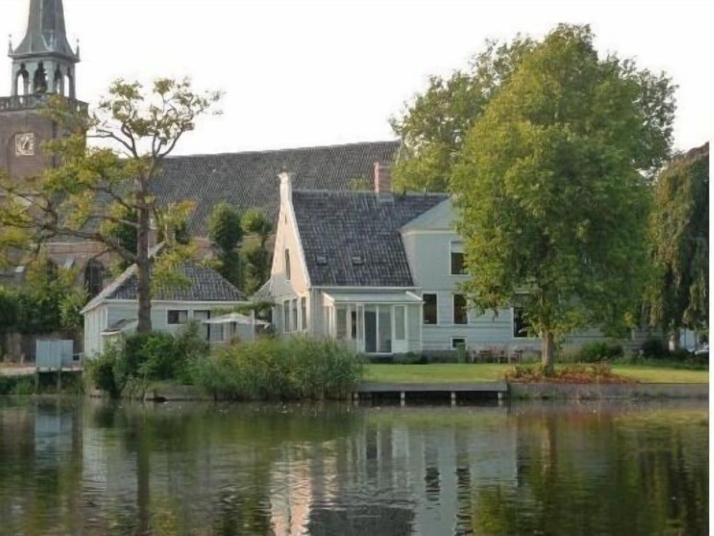 Inn on the Lake