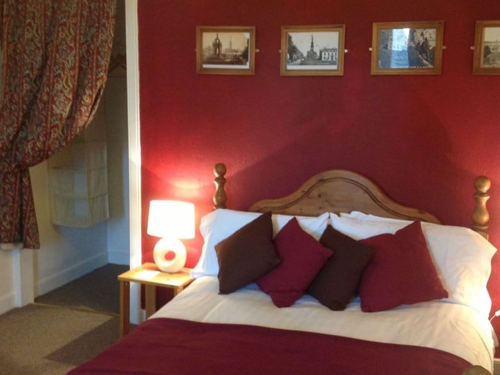 The Avenue Restaurant at The Victoria Inn