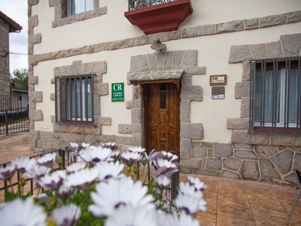 Casa Rural de Pobes Lagun Etxea