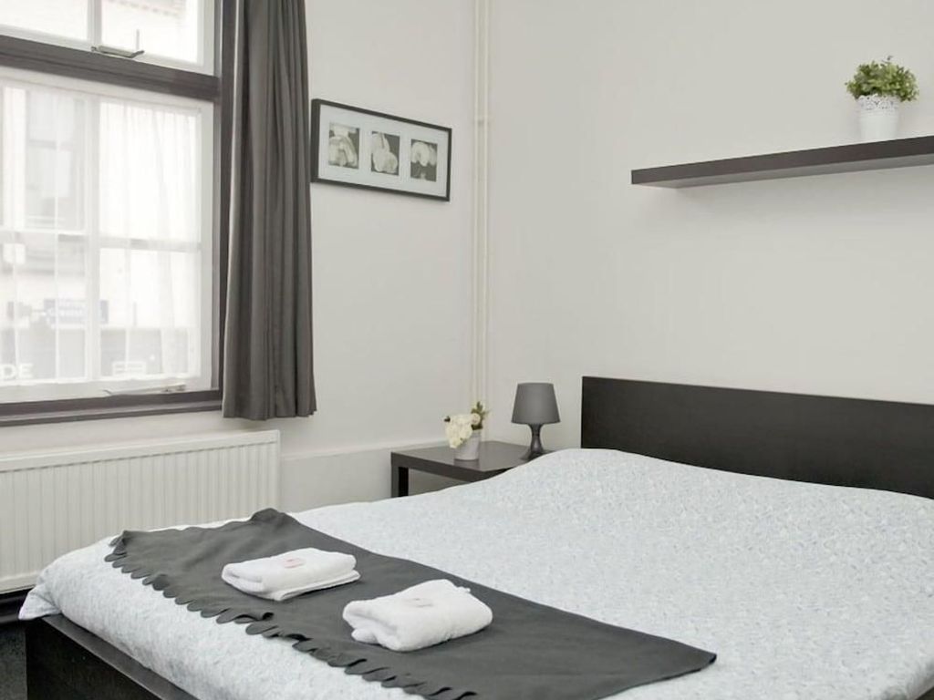 Hotel-O-Theek de Zwaan / Budgethotel
