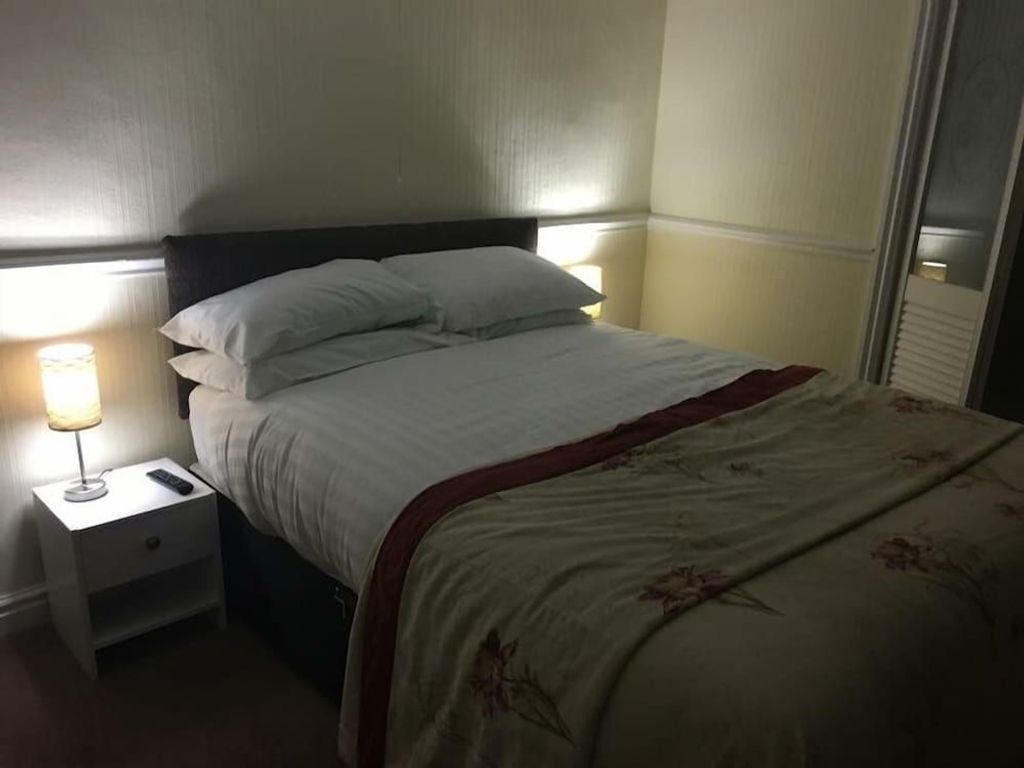 Buck House Hotel
