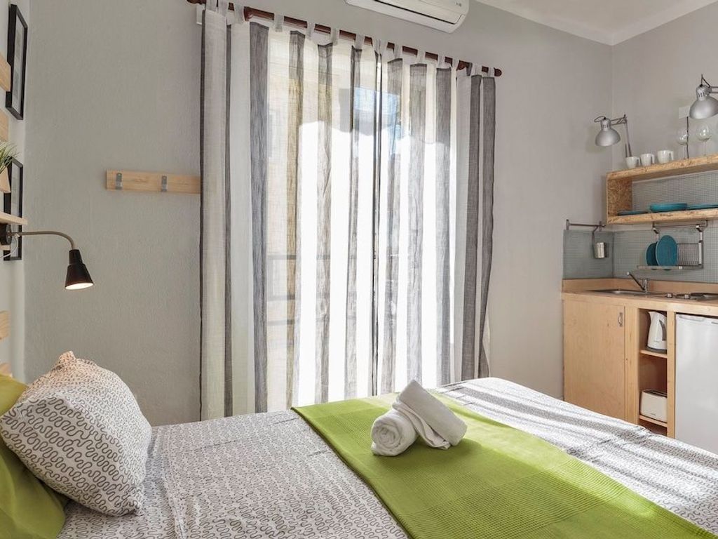 H14 Rooms & Apartments