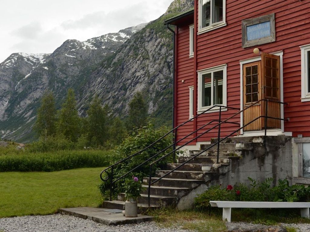 Nigardsbreen Lodge
