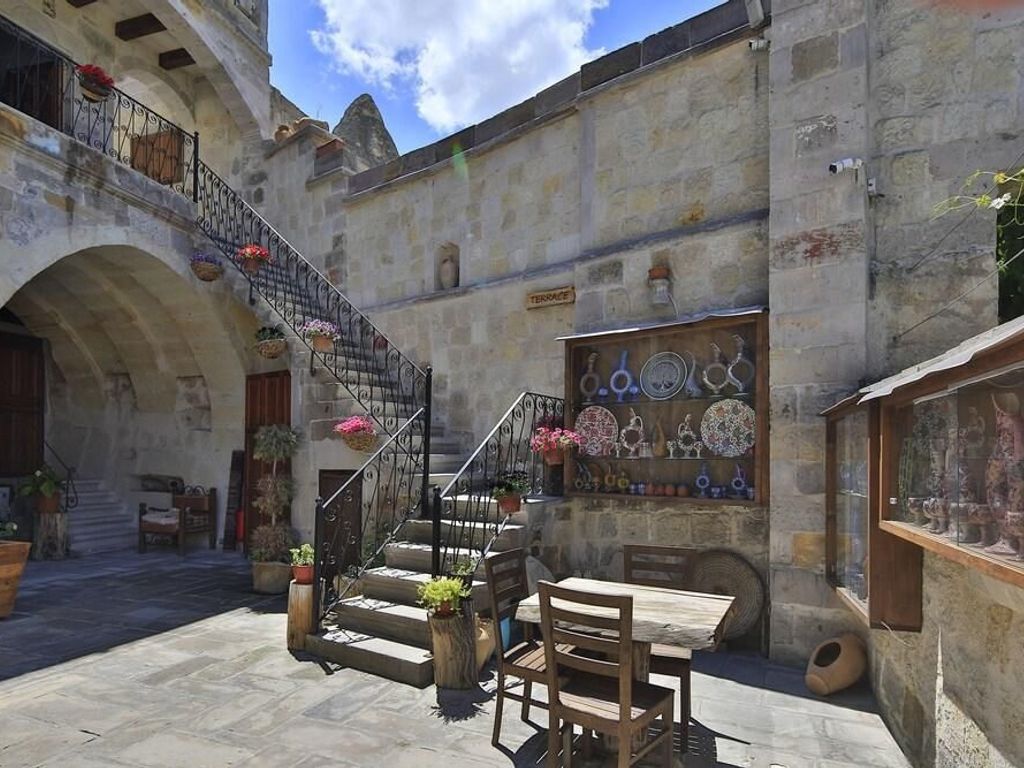 Aren Cave Hotel