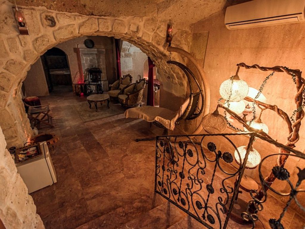 Oread Cave Suites