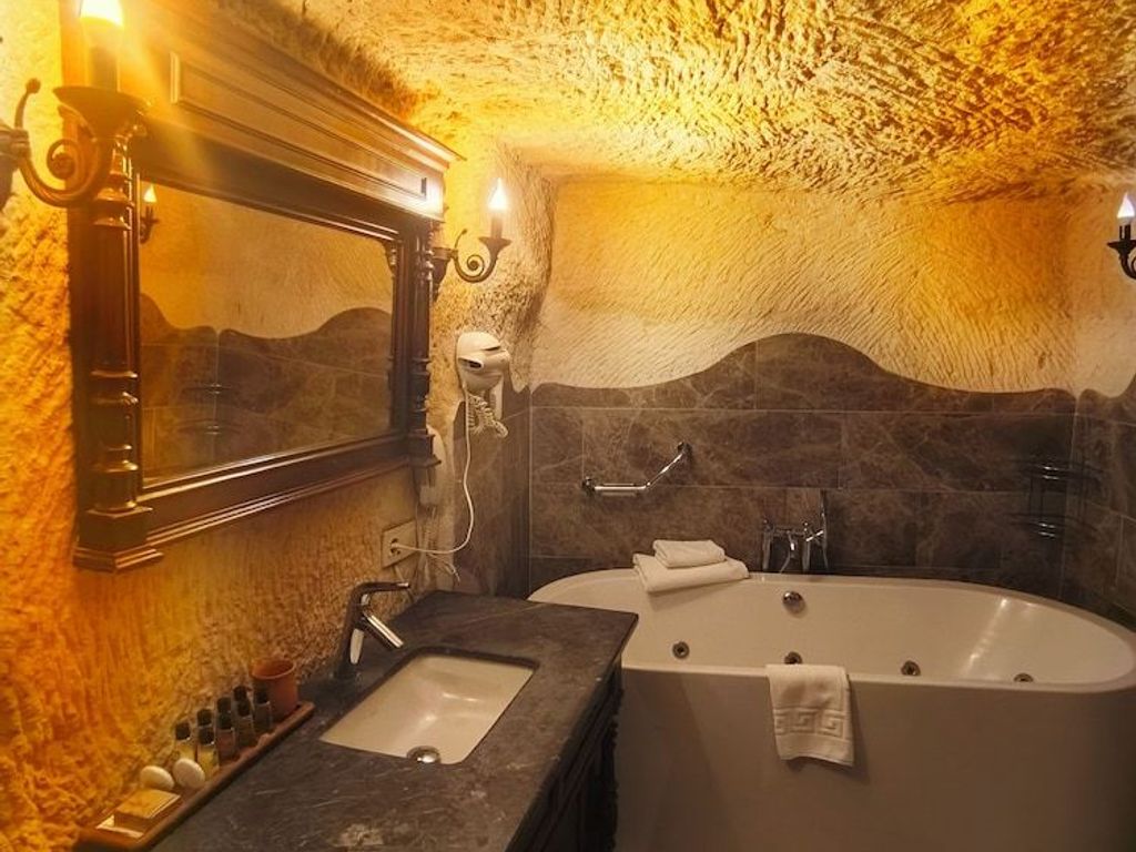 Acropolis Cave Suite