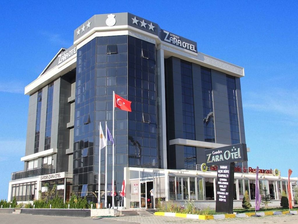 Garden Zara Hotel