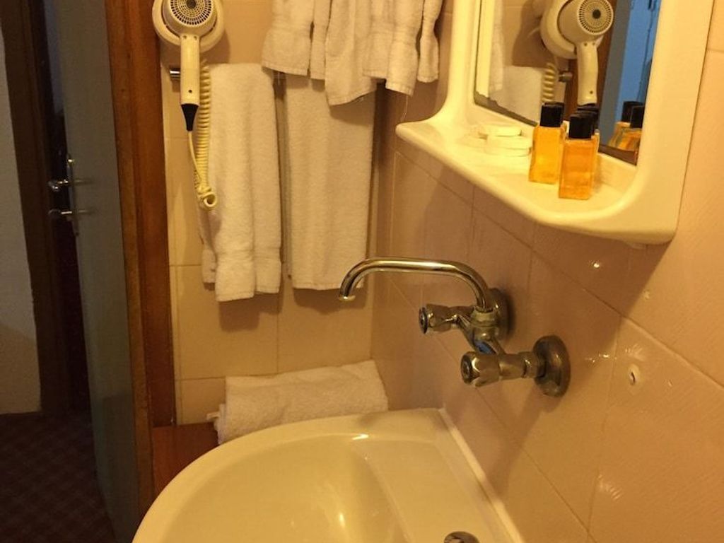 Istanbul Paris Hotel & Hostel