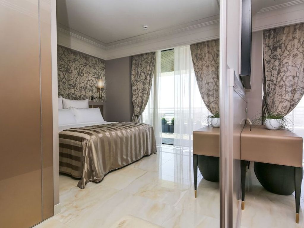 Alàbriga Hotel & Home Suites