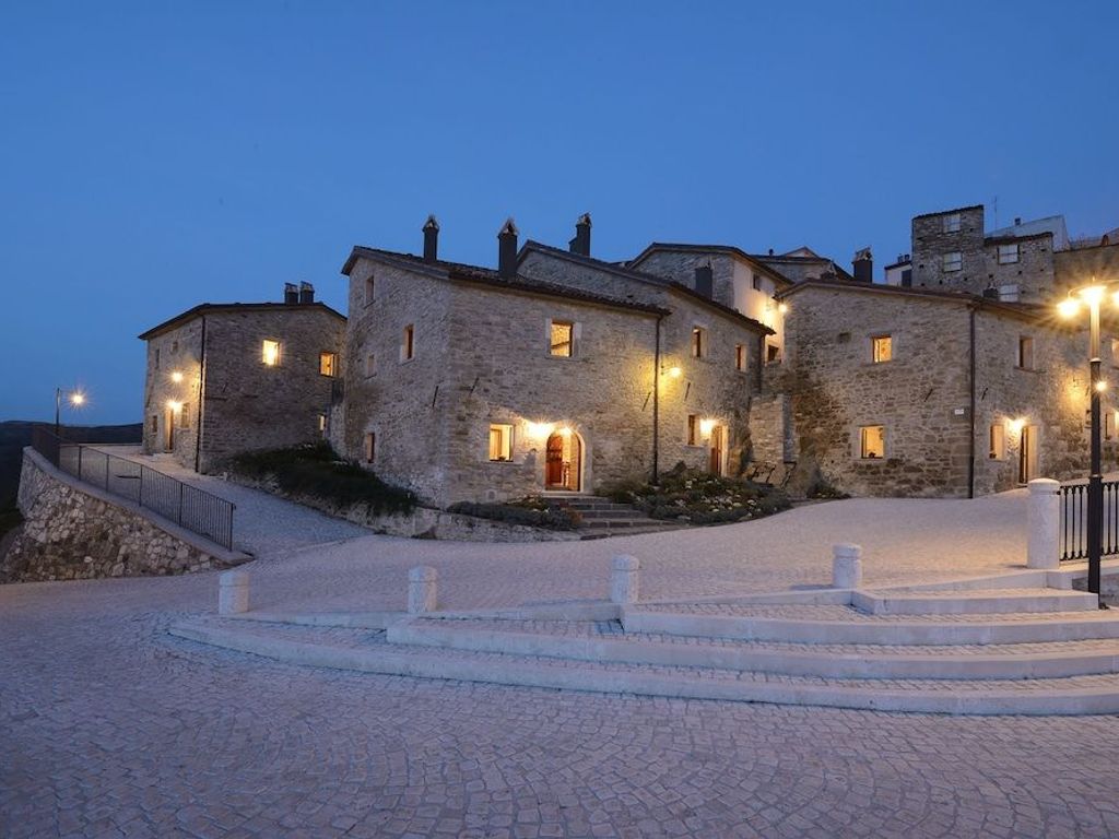 Borgotufi Albergo Diffuso