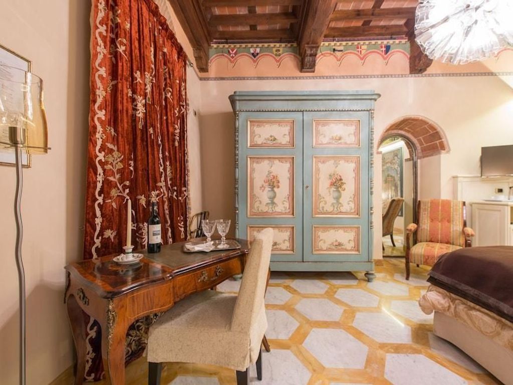 N.15 Santori Luxury Home