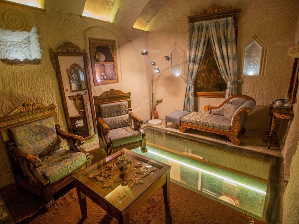 Hermes Cave Hotel