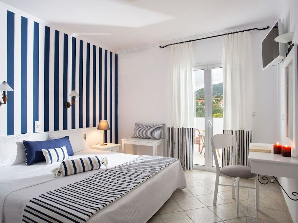 Iris Beach Hotel