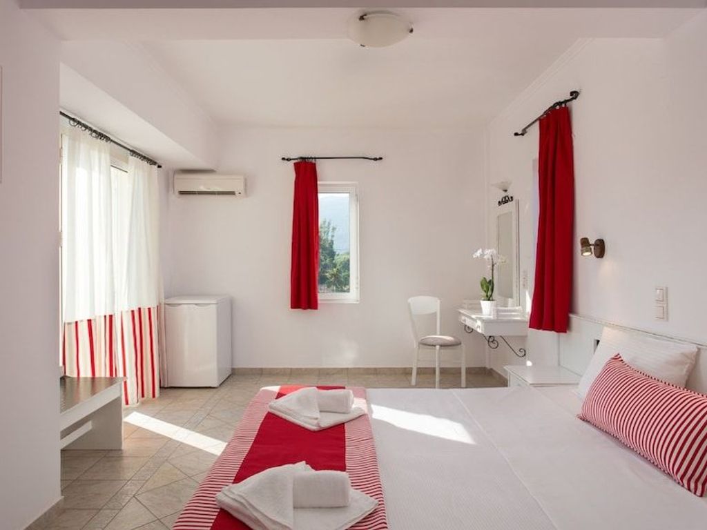 Iris Beach Hotel