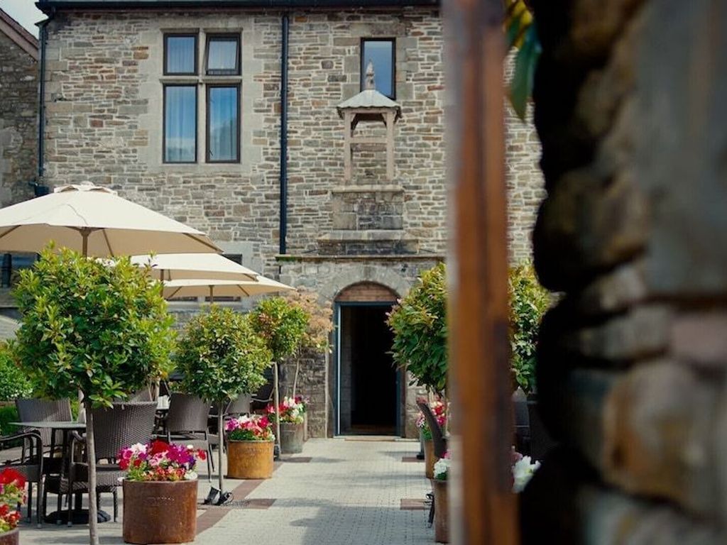 Lanelay Hall Hotel & Spa