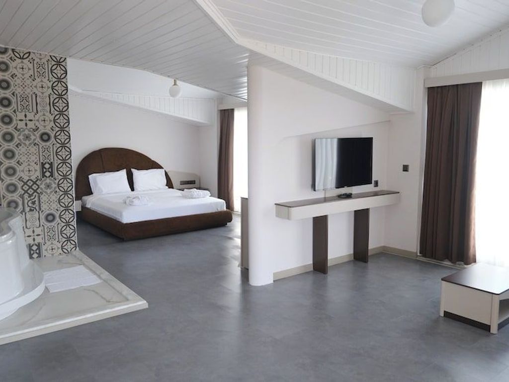 Limnades Hotel