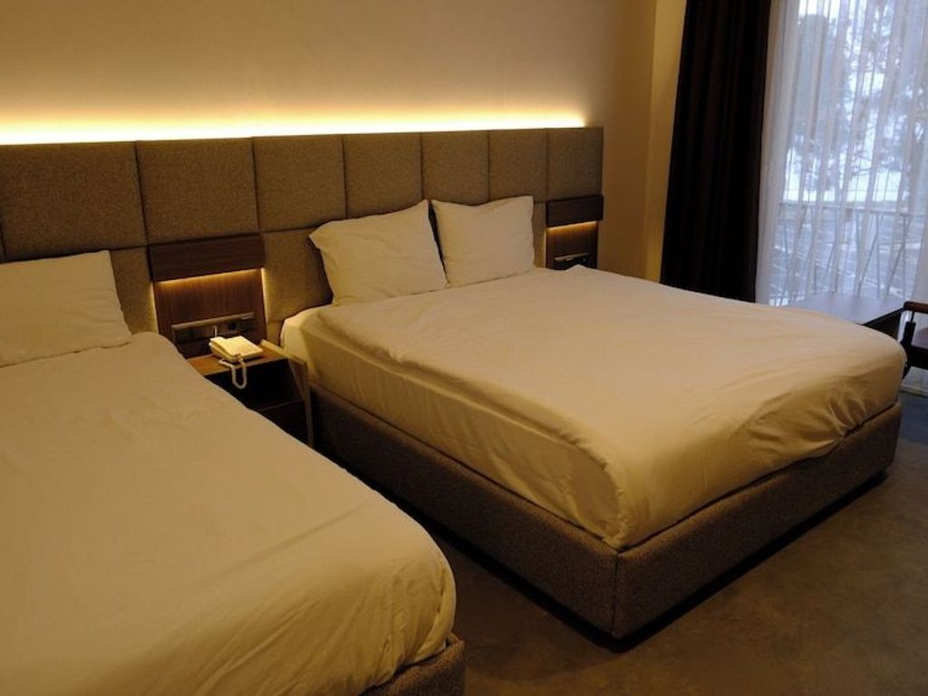 Limnades Hotel