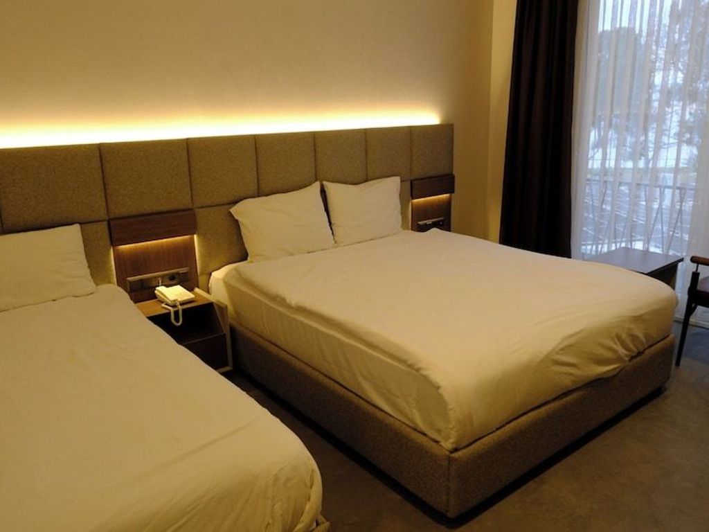 Limnades Hotel