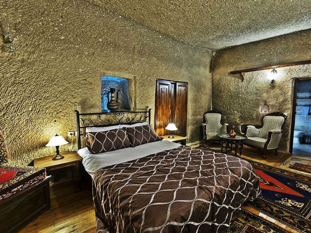 Antique Terrace Suites