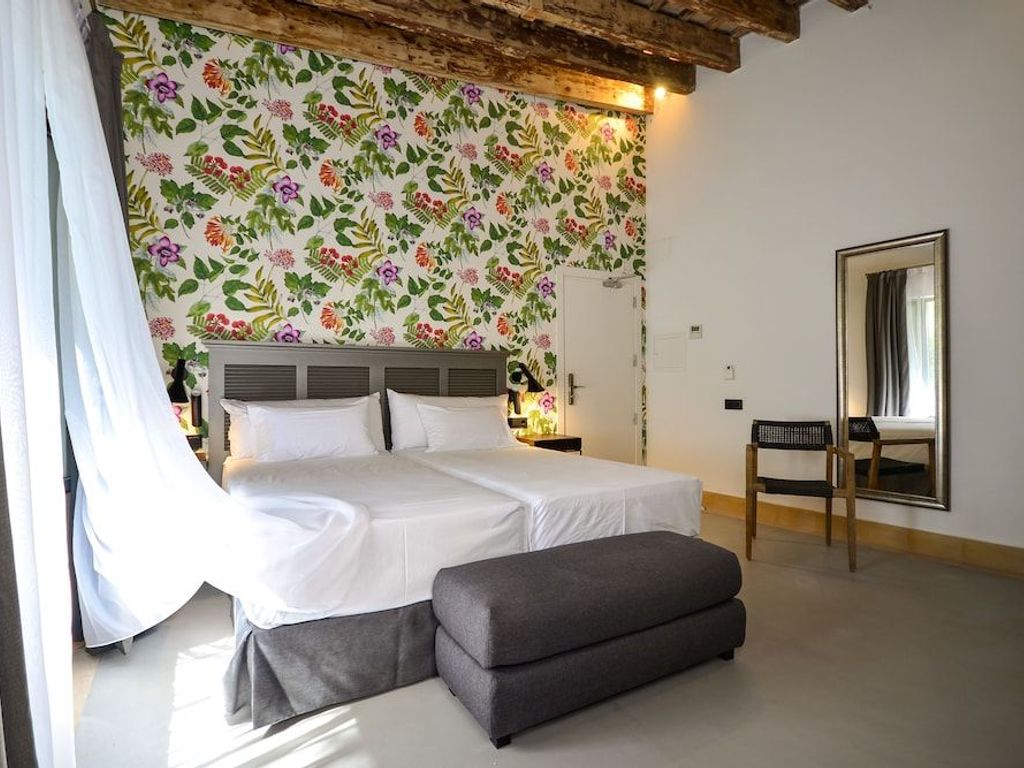 Legado Alcázar Hotel