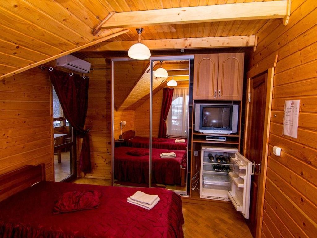 Hotel and restaurant complex Skolmo