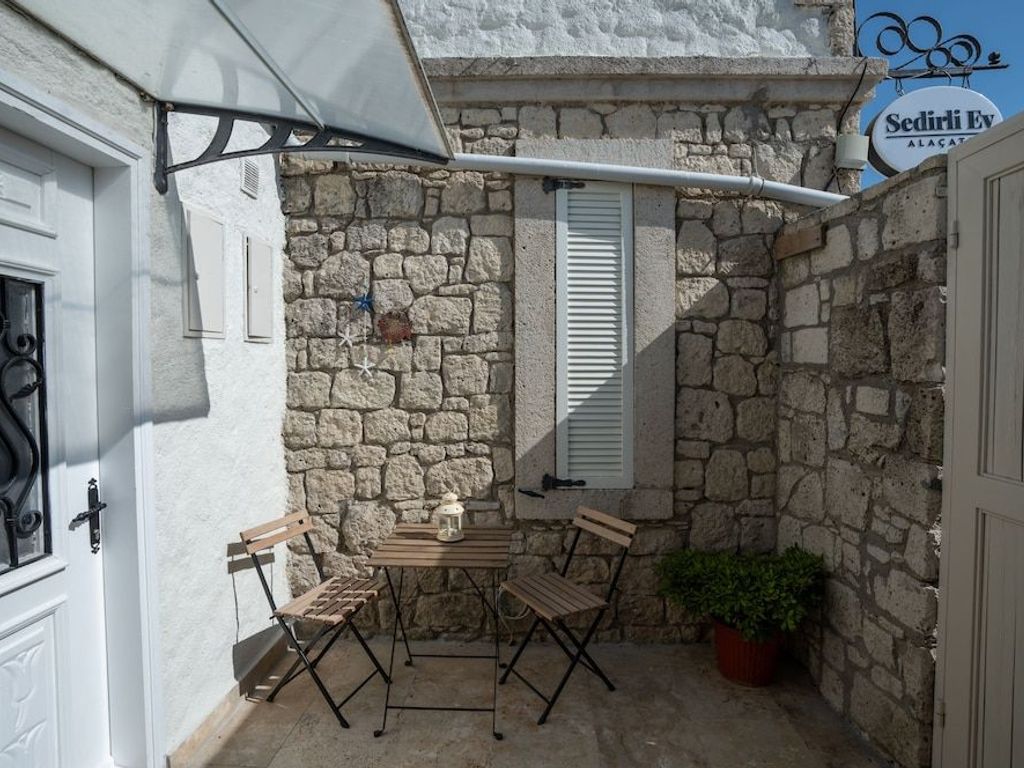 Sedirli Ev Alacati