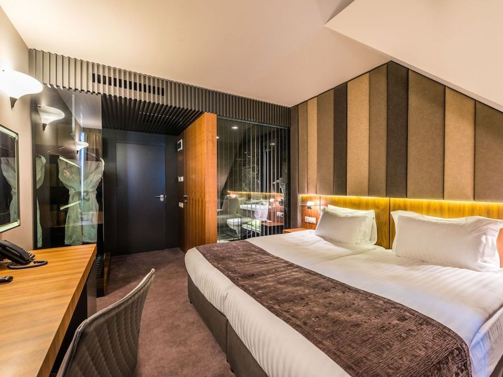 All Seasons Residence Hotel