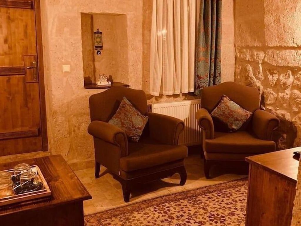 Monte Cappa Cave House