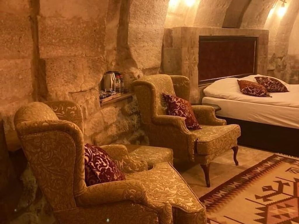 Monte Cappa Cave House
