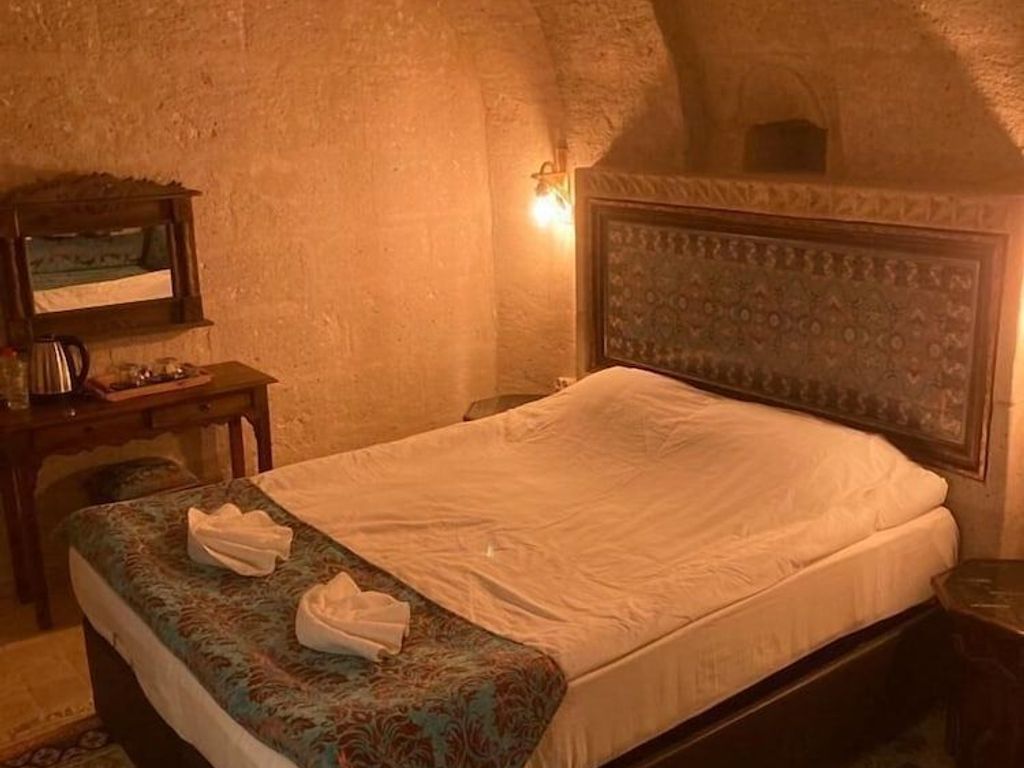 Monte Cappa Cave House