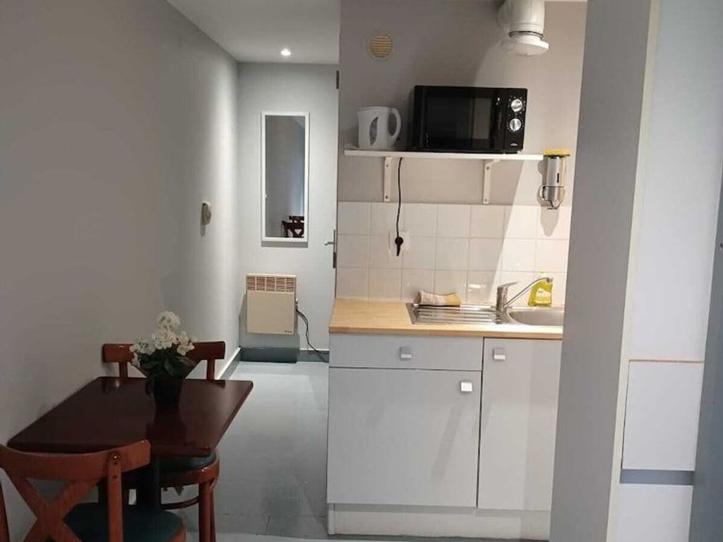 Studios avec Salles de bains et kitchenettes privatives et Chambres avec cuisine et salle de bains communes Apparthotel Area