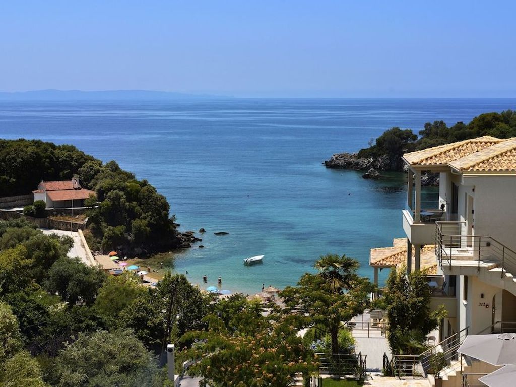 Prima Vista Beachfront Boutique Hotel