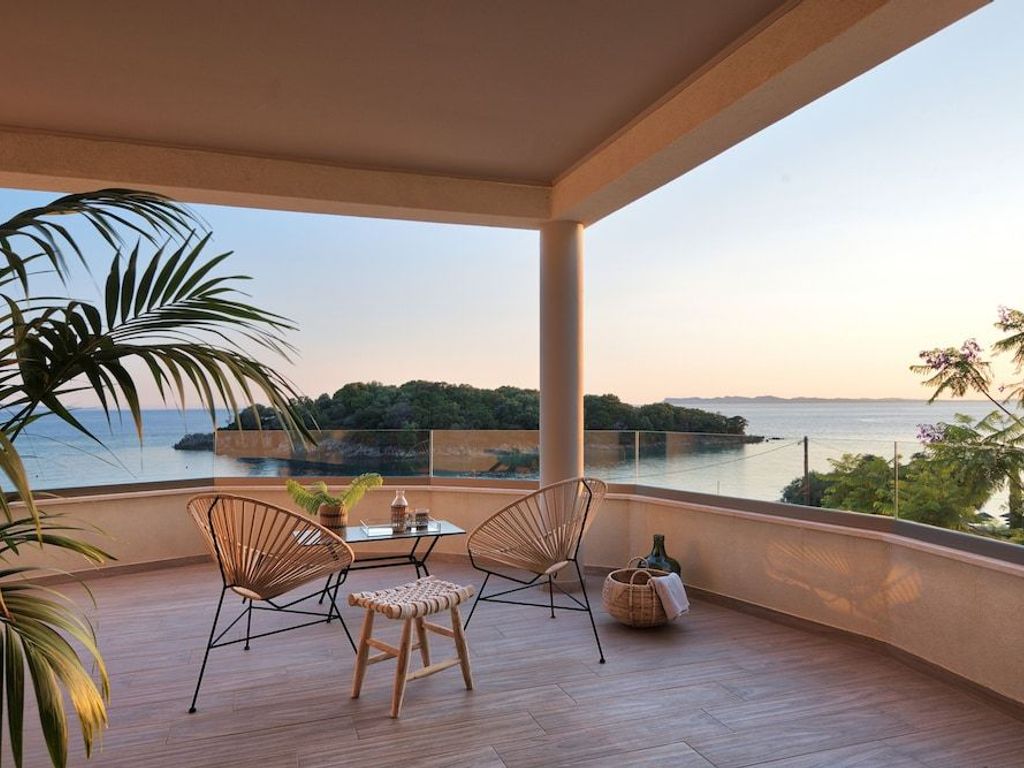 Prima Vista Beachfront Boutique Hotel