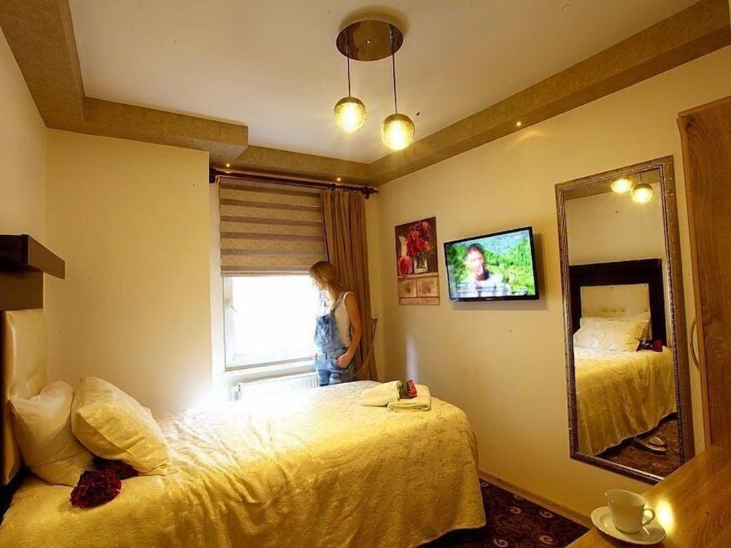 City Hotel