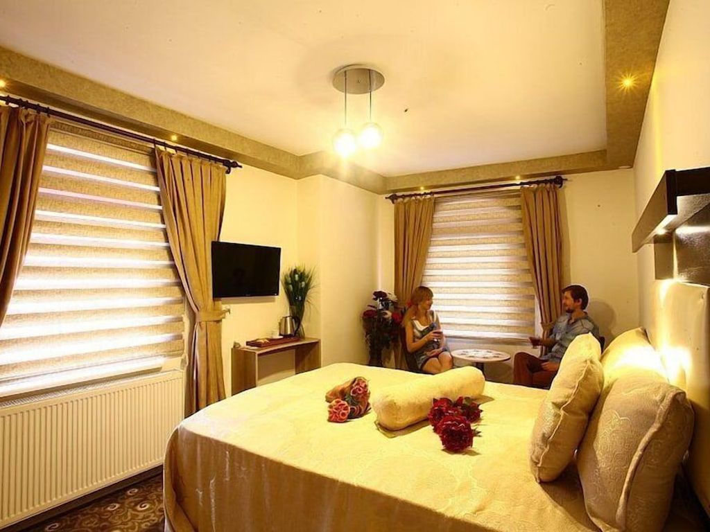 City Hotel