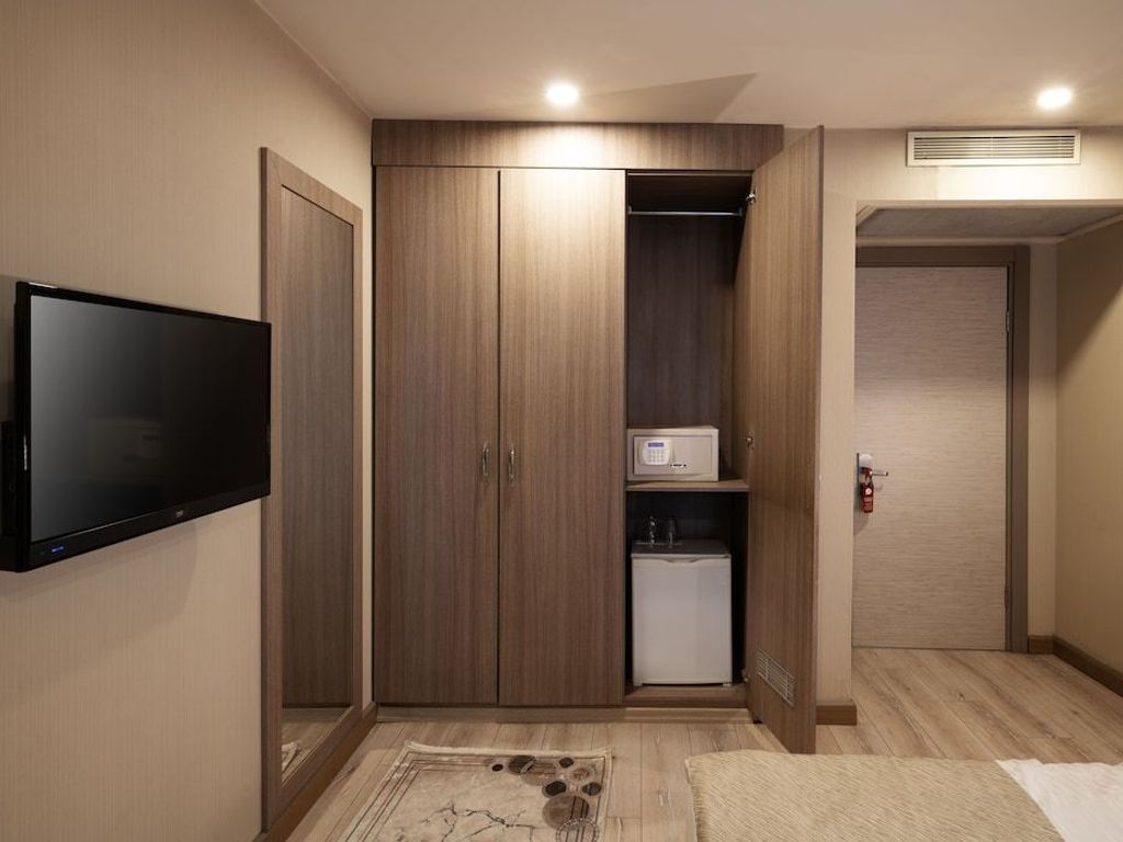 Orya Hotel