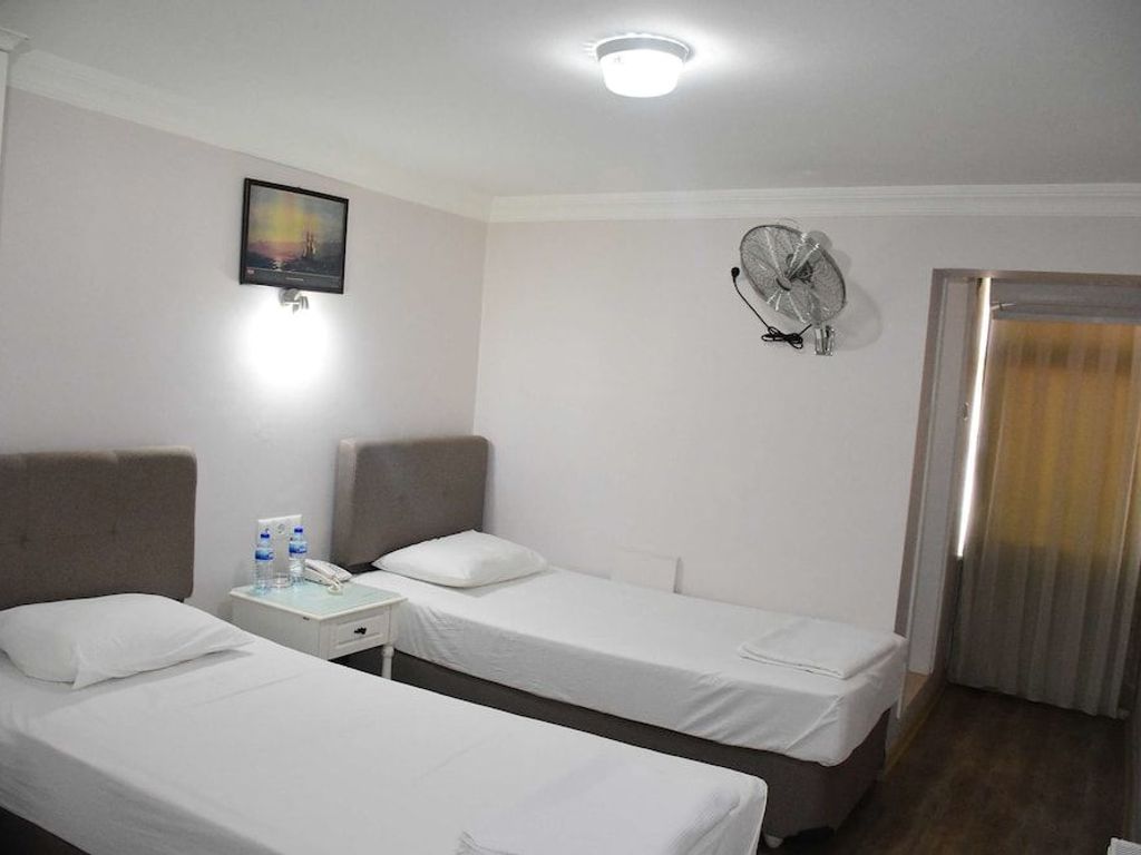 Burhaniye Merkez Otel