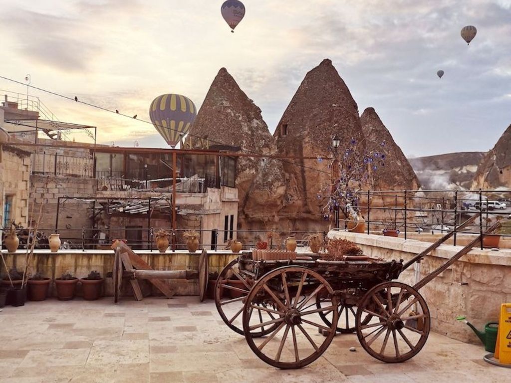 Mosaic Cave Hotel