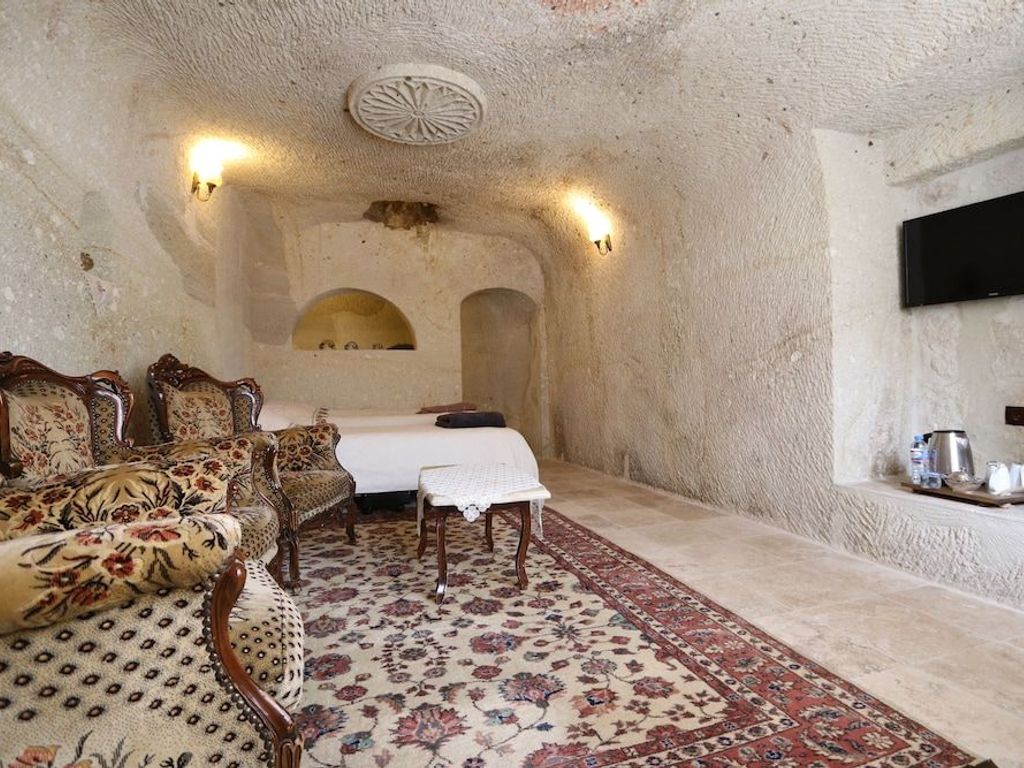 Mosaic Cave Hotel