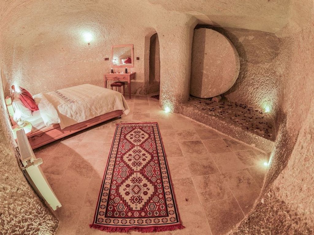 Mosaic Cave Hotel