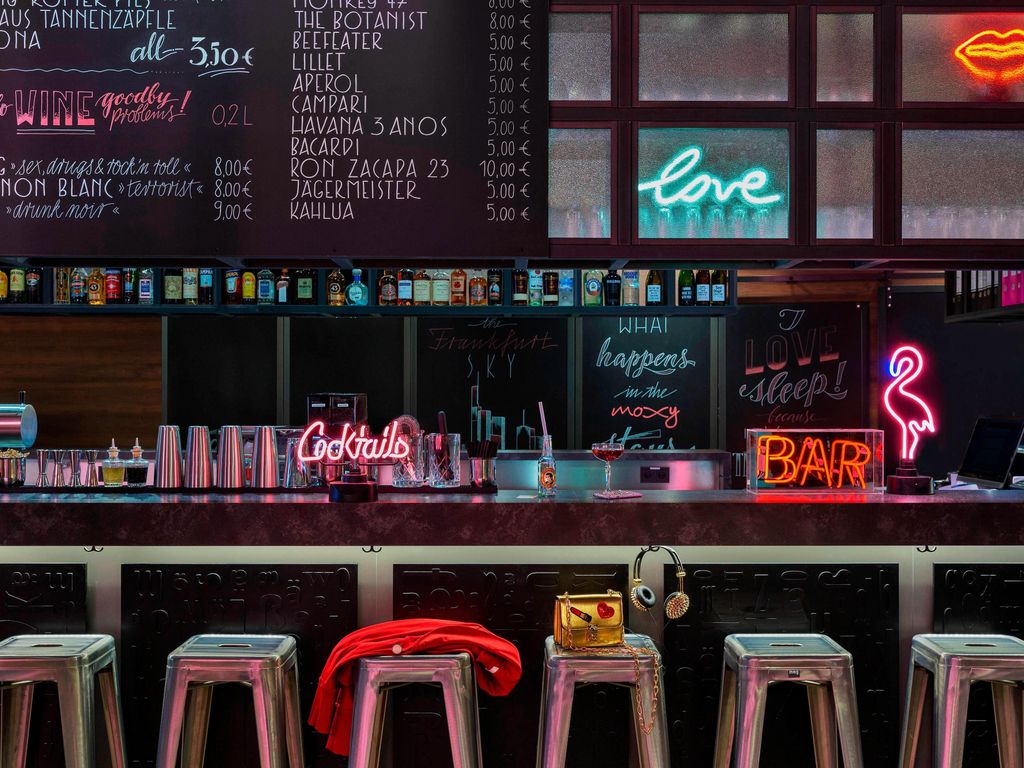 Moxy Frankfurt City Center
