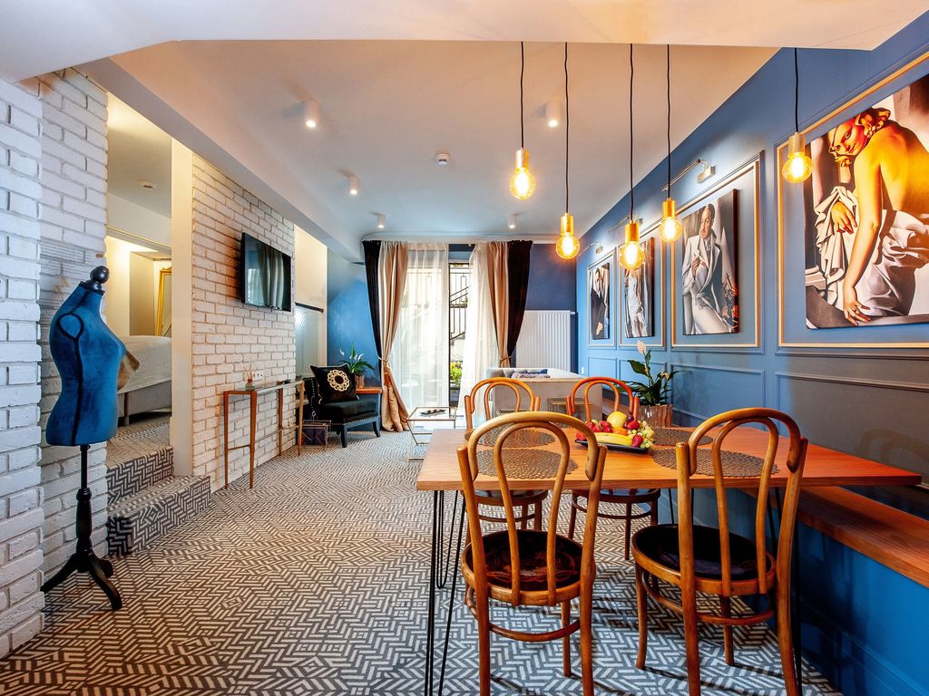 Amber Design Residence