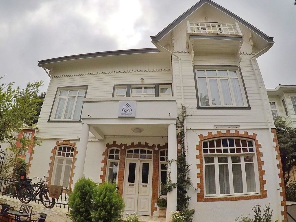 Sergüzest Hotel