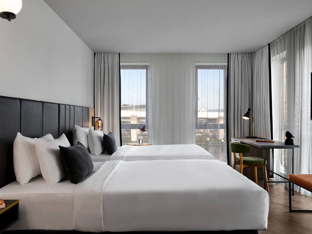 Renaissance Amsterdam Schiphol Airport Hotel