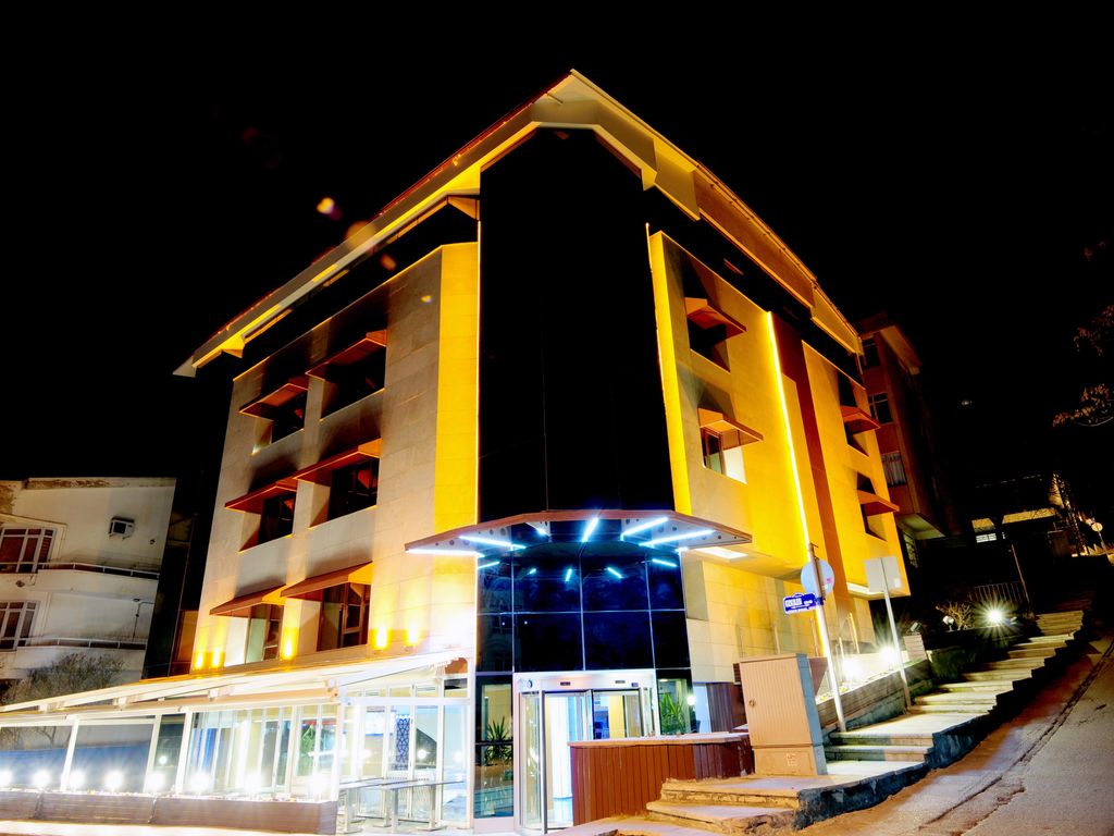 Grand Nora Hotel